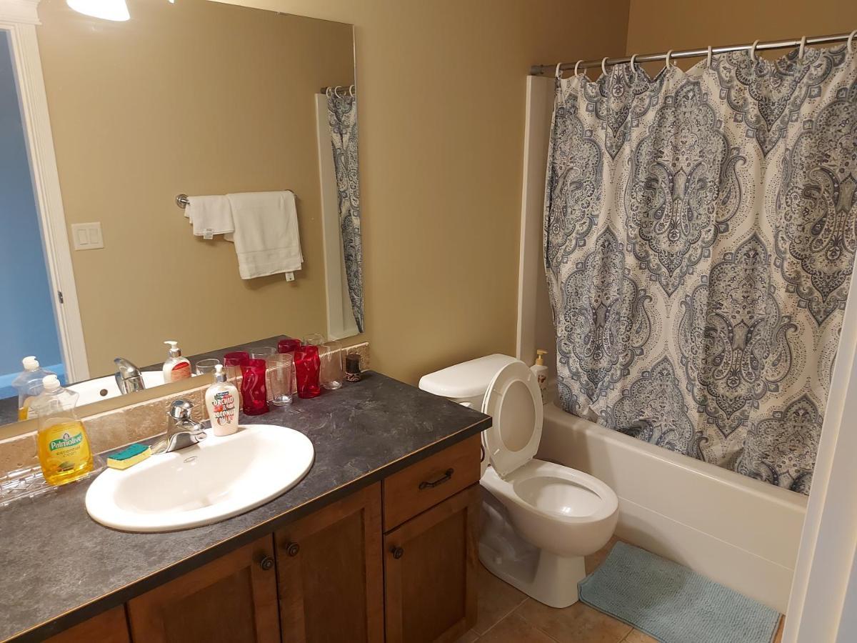 Peaceful And Spacious Lake View West Kelowna Extérieur photo