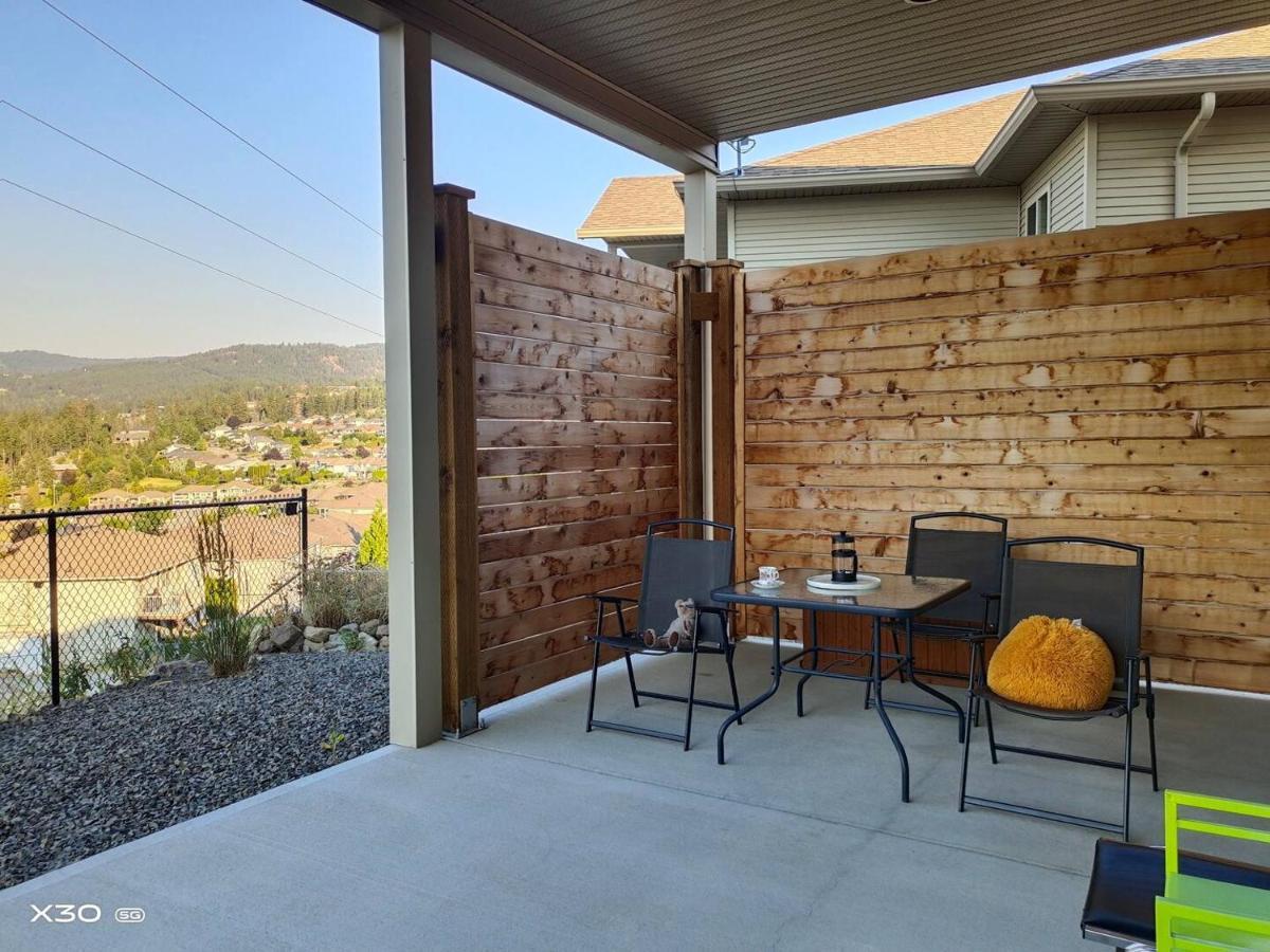 Peaceful And Spacious Lake View West Kelowna Extérieur photo