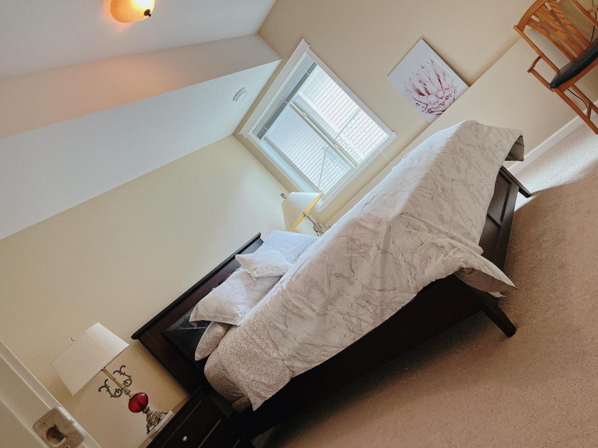 Peaceful And Spacious Lake View West Kelowna Extérieur photo